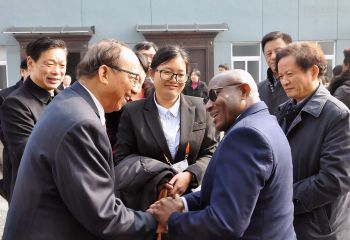 赤道幾內亞原農(nóng)業(yè)、畜牧與食品部部長維克托•格蘭赫•梅萊訪問江西贛糧實業(yè)有限公司